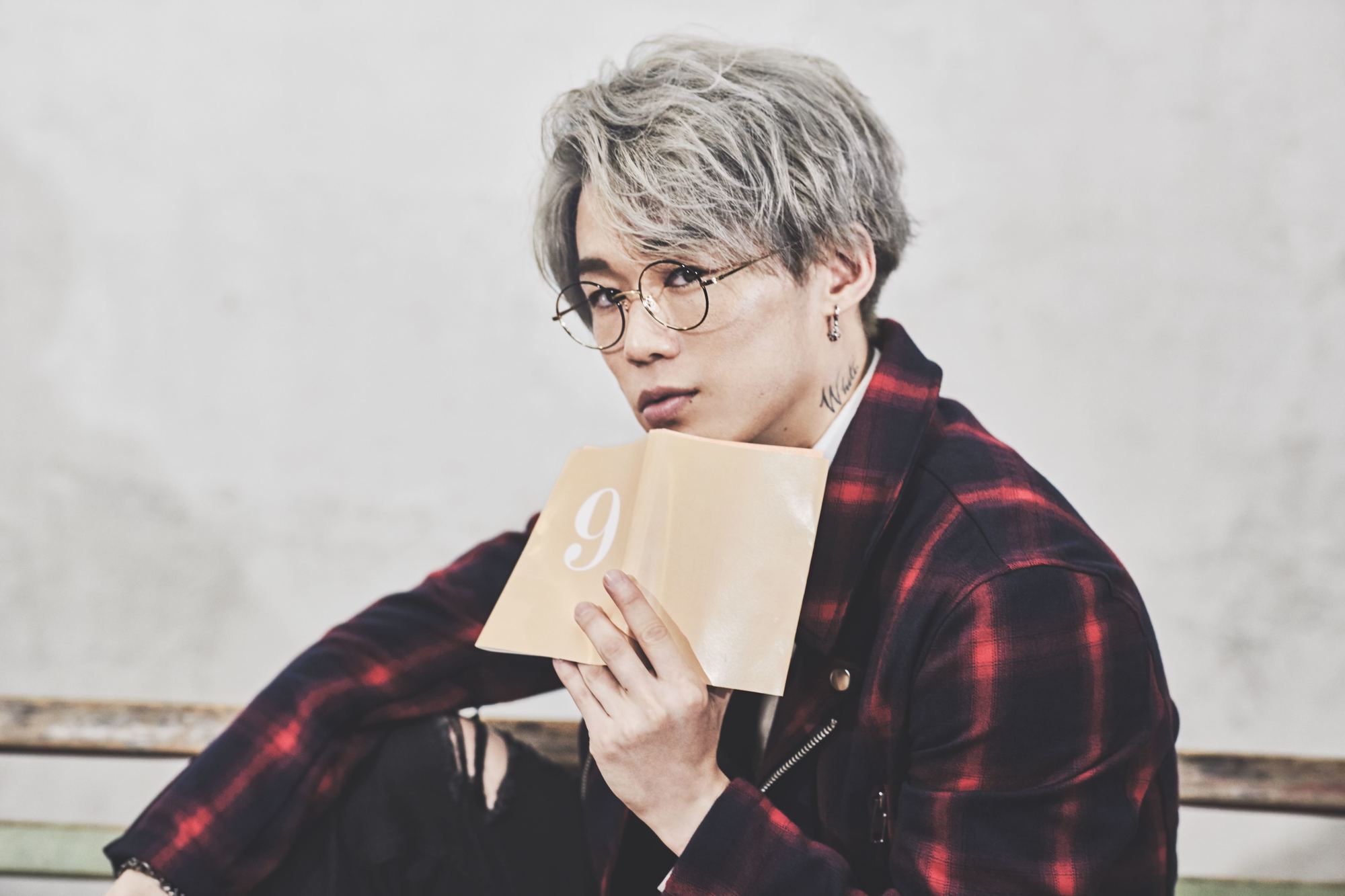 ファンクラブ限定。アルバム "9" アナザー写真公開!!